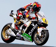 Stefan Bradl imposta una gara spettacolare