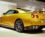Nissan GT-R Bolt Gold