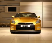 Nissan GT-R Bolt Gold