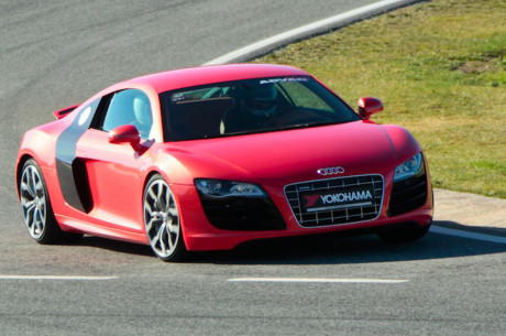 Yokohama ADVAN Sport V105