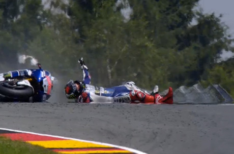 Jorge Lorenzo cade al Sachesenring