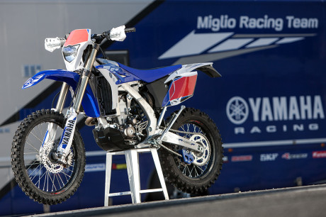 Nuovo-Yamaha-WR450F-kit-Replica_001