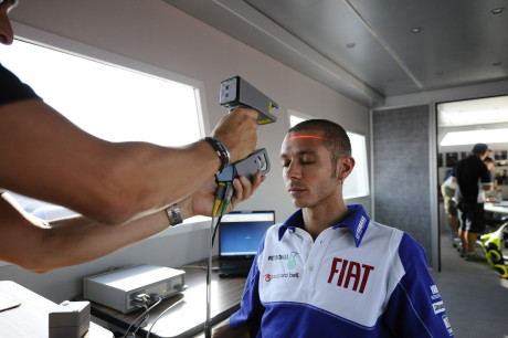 AGV EXTREME STANDAR HELMETS_Scanner del cranio di Valentino Rossi per iniziare a costruire il casco