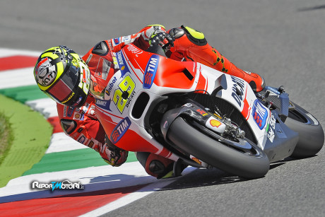 Andrea Iannone - Pole Mugello 2015