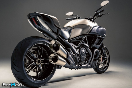 Ducati Diavel Titanium