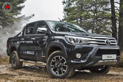 Toyota Hilux Invincible 50 Chrome Edition