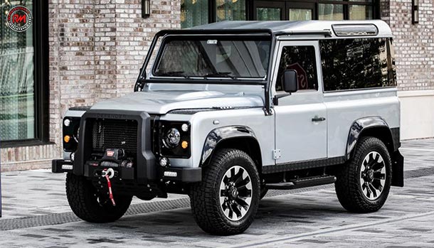 Land Rover Defender Blackbomb