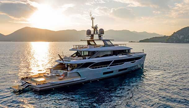 Benetti Oasis 40M