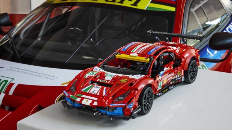 Lego Technic Ferrari 488 GTE AF CORSE #51