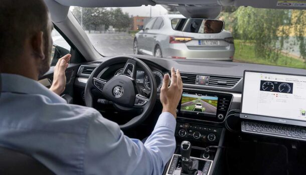 Skoda Superb iV - Follow the Vehicle