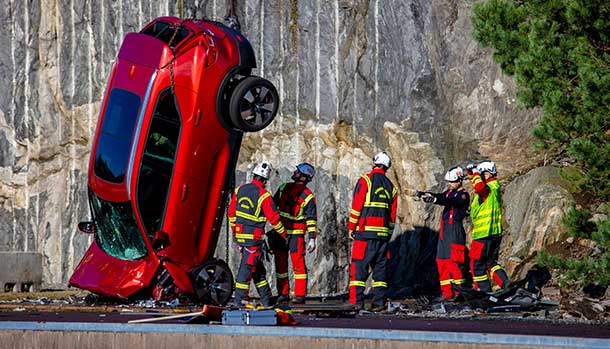 Volvo - Crash Test Gru 30 metri