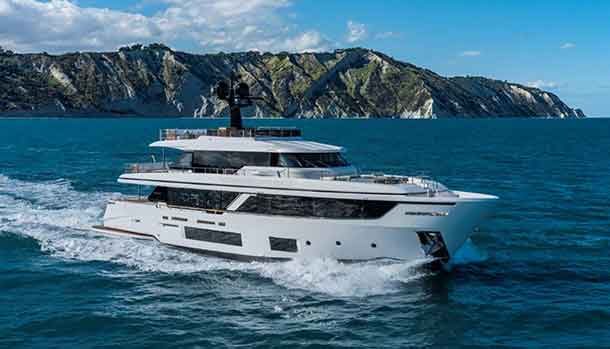 Custom Line Navetta 30