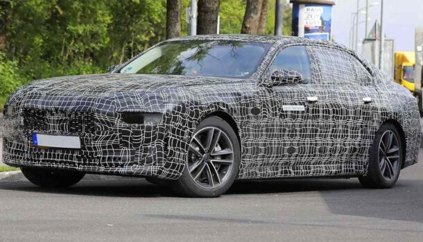 BMW i7
