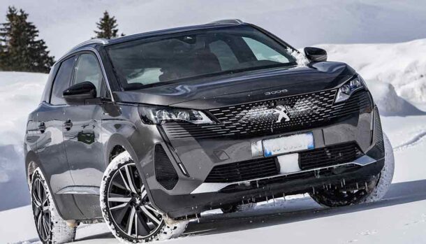 Nuovo Peugeot 3008 Hybrid4 GT Pack