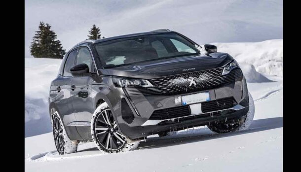 Nuovo Peugeot 3008 Hybrid4 GT Pack