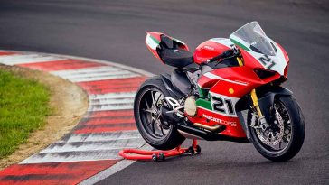 Ducati Panigale V2 Bayliss 1st Championiship 20th Anniversary