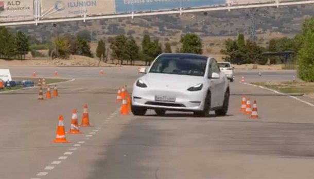 Tesla Model Y - Test Alce