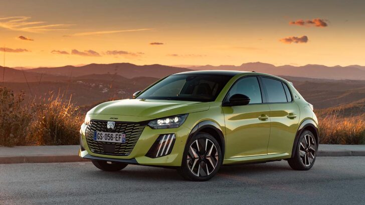 PEUGEOT E-208