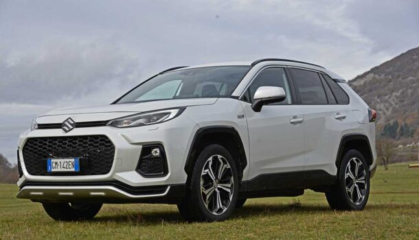 Suzuki Across Plug-In - Prova su strada