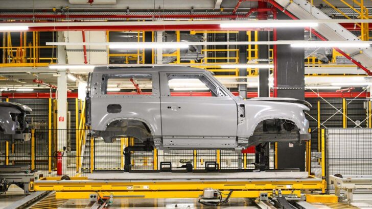 JLR collabora con Tata Communications