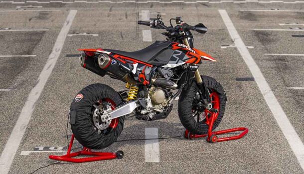 Ducati Mono Hypermotard 698