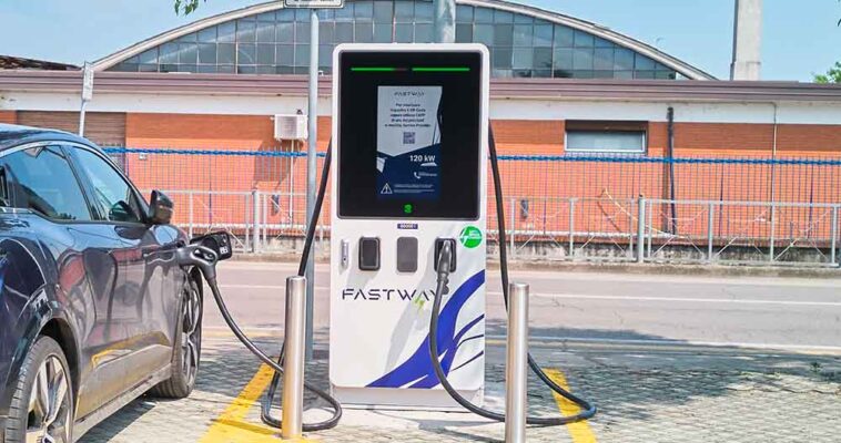 FastWay: le infrastrutture futuro della mobilità elettrica