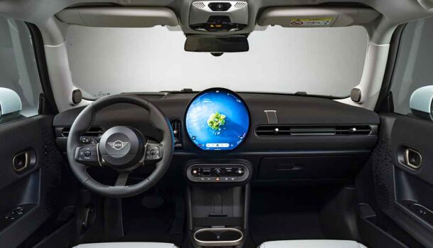 MINI Cooper con motore a benzina