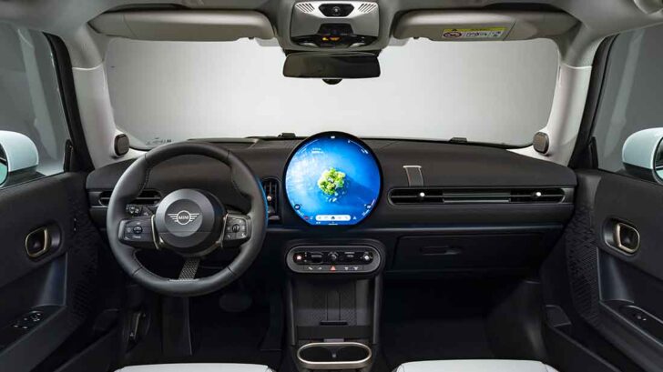 MINI Cooper con motore a benzina