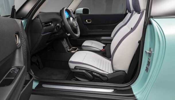 MINI Cooper con motore a benzina