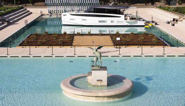 Azimut Yachts: vaggio all'interno della piscina dei Bagni Misteriosi