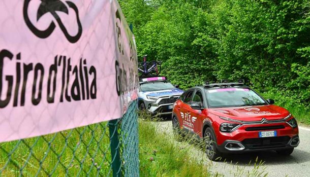Citroën: il ciclismo incontra l'elettrificazione con il Giro-E