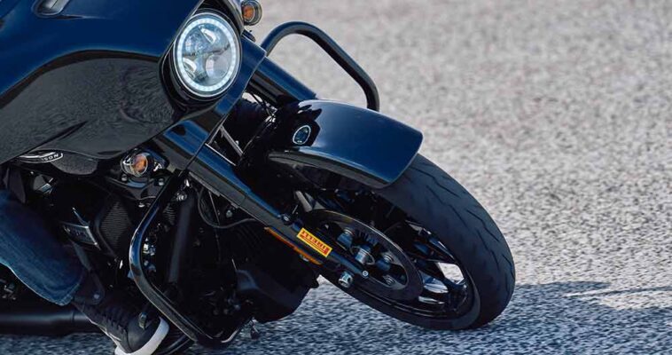 Pirelli svela due novità moto per il 2025