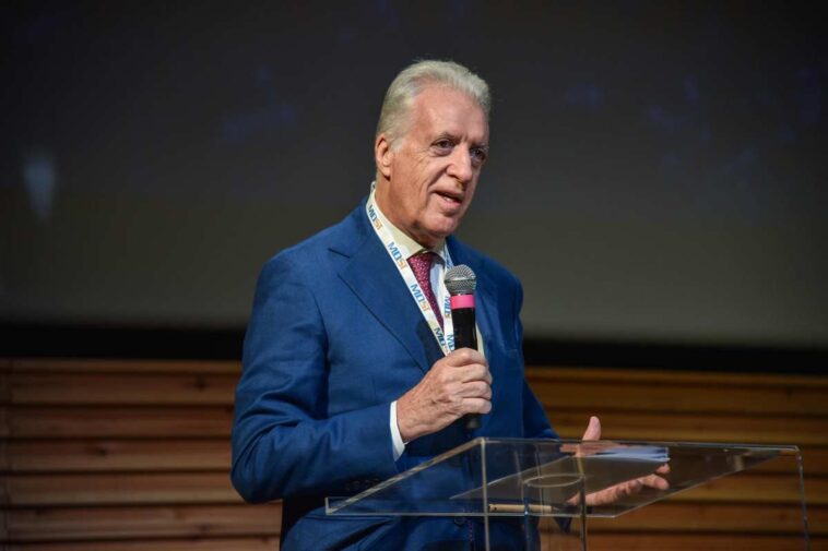 Piero Ferrari durante una conferenza