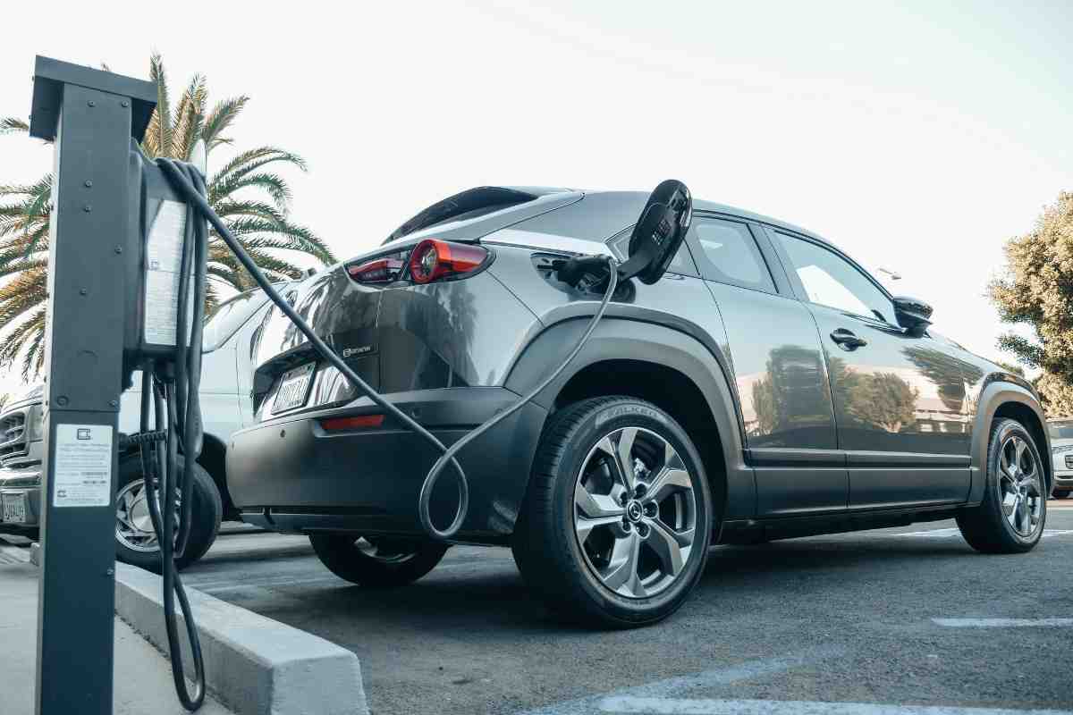 Auto elettriche, quanto costa fare 100 km