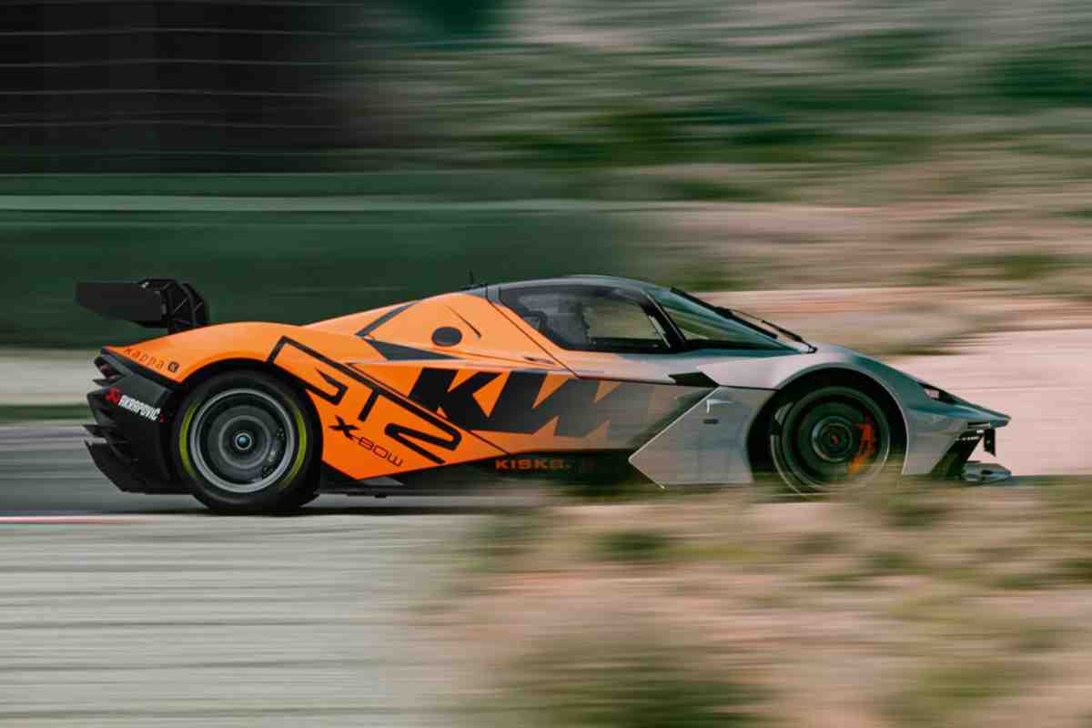 Il colosso dei motori molla le auto