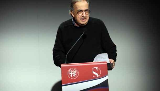 Primo piano di Sergio Marchionne in conferenza