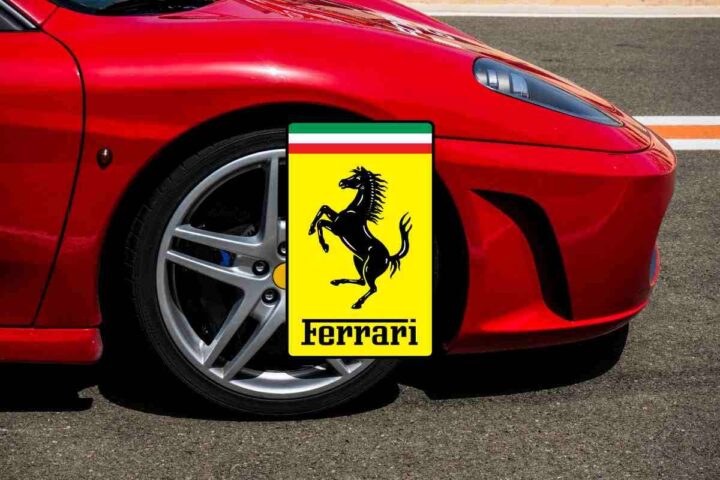 Compra una Ferrari al costo di una Dacia: con questo "trucco" si ritrova per le mani un tesoro