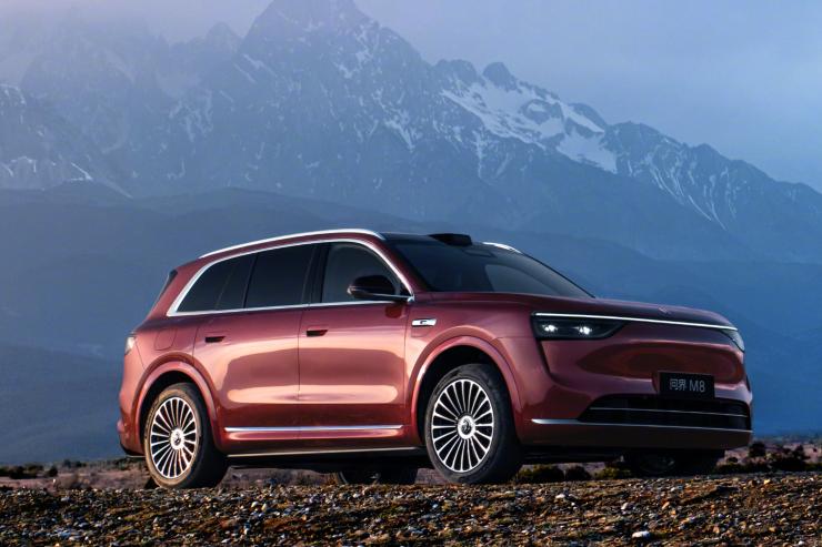 SUV Huawei Aito M8 novità