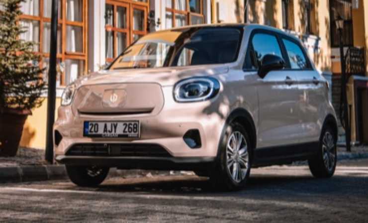 Leapmotor T03 Tesla Byd auto elettrica