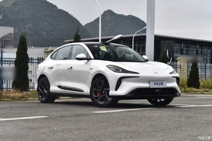 SUV 1000 km autonomia SAIC IM LS6