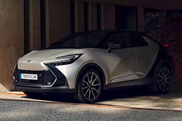 Toyota Chr Plugin novità Giappone SUV