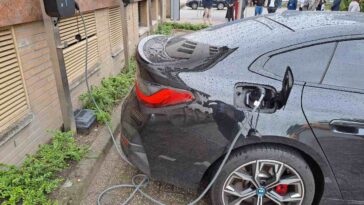 Auto elettrica il colosso è nei guai