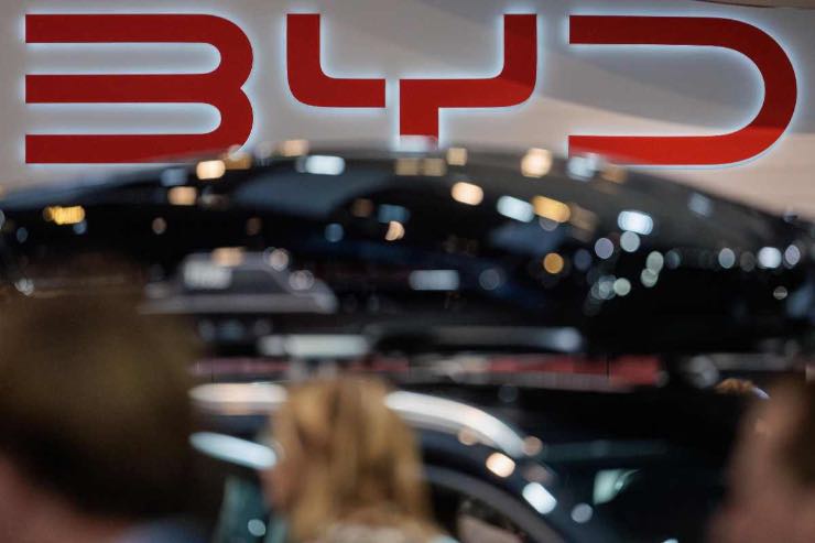 BYD calo dei profitti del 30%