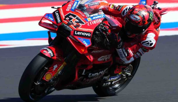 Bagnaia arriva la mossa disperata