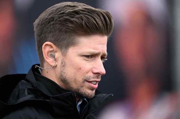 Casey Stoner lavora sulla Ducati di Bagnaia