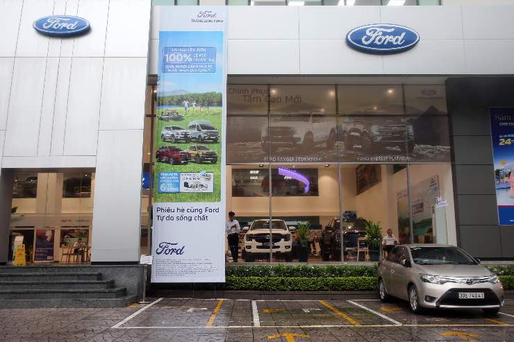 Crisi Ford tanti tagli ai posti di lavoro