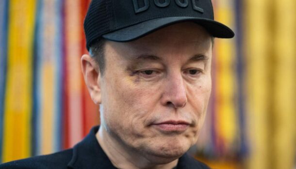 Primo piano di Elon Musk