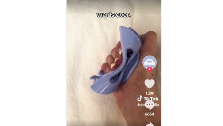 Il fermaglio per capelli flessibile