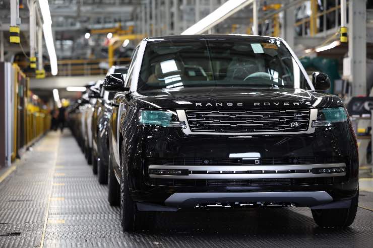 Jaguar Land Rover attacco hacker ferma la produzione