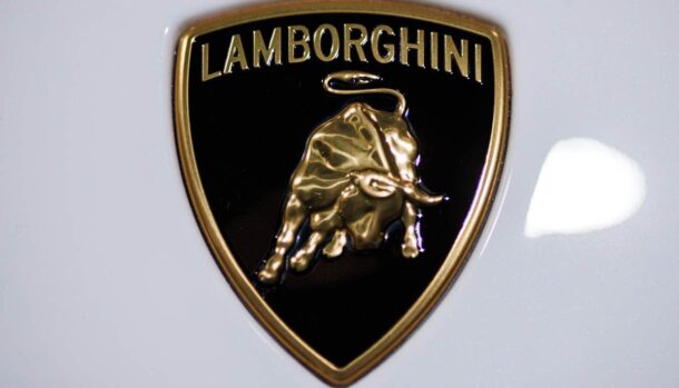 Lamborghini manovra folle